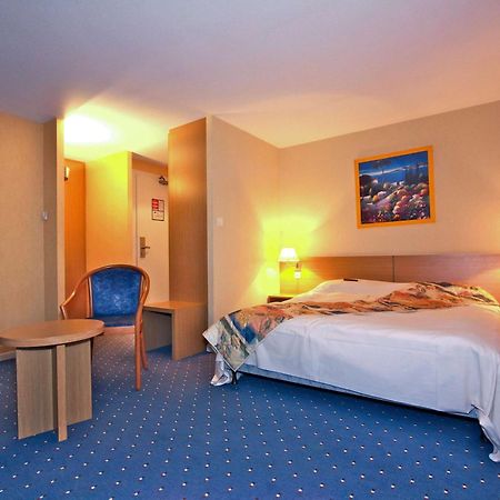 Mercure Hexagone Luxeuil Εξωτερικό φωτογραφία